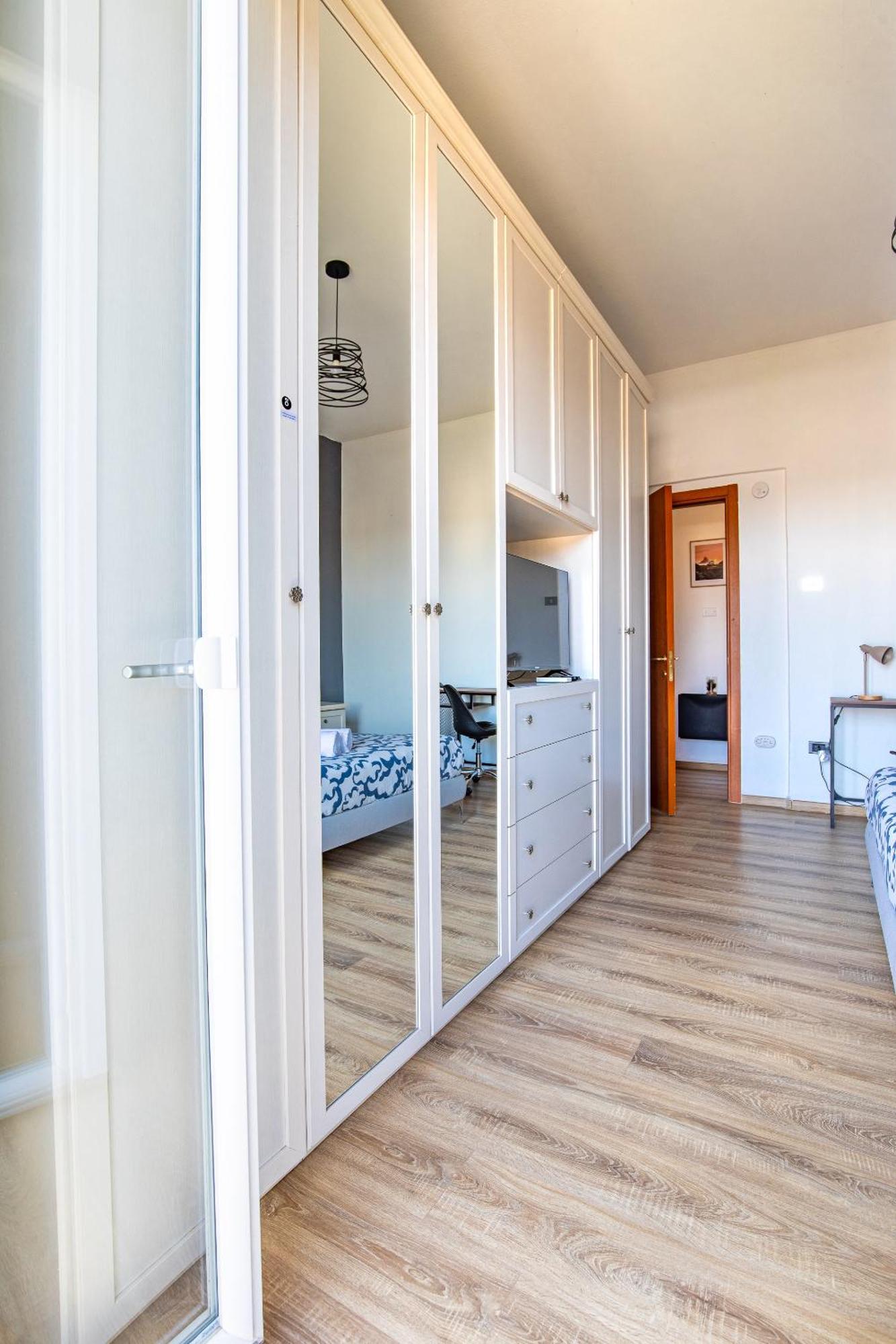 Elegante Dimora La Spezia-Free Parking Apartment ภายนอก รูปภาพ