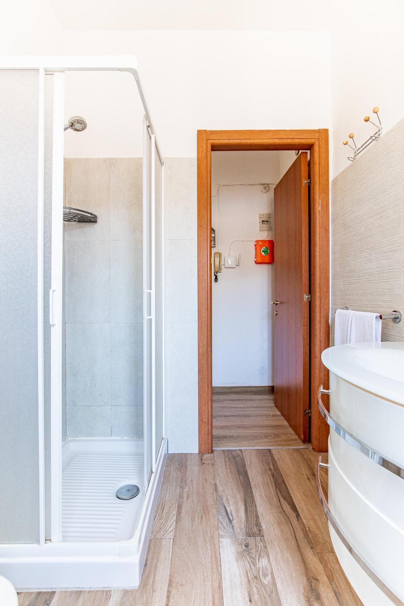 Elegante Dimora La Spezia-Free Parking Apartment ภายนอก รูปภาพ