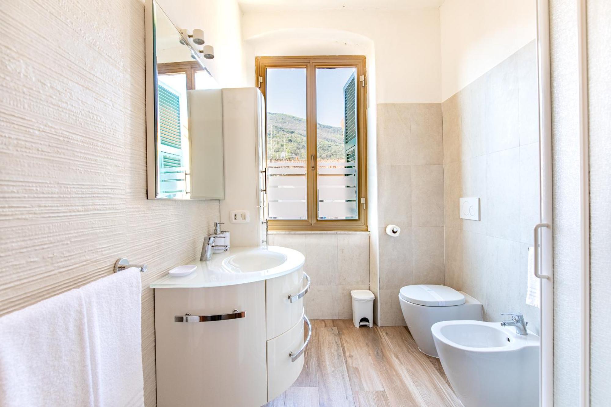 Elegante Dimora La Spezia-Free Parking Apartment ภายนอก รูปภาพ