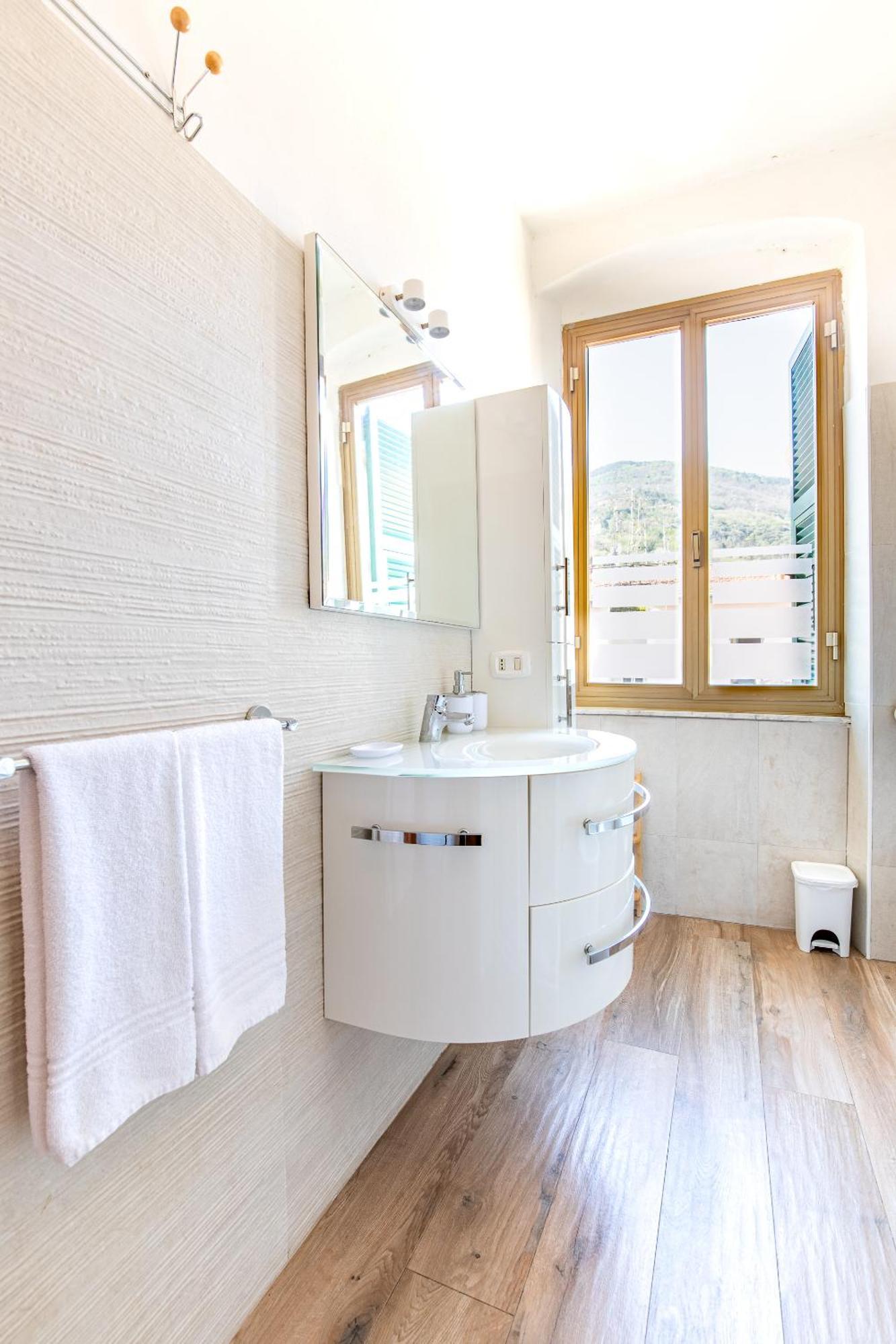 Elegante Dimora La Spezia-Free Parking Apartment ภายนอก รูปภาพ